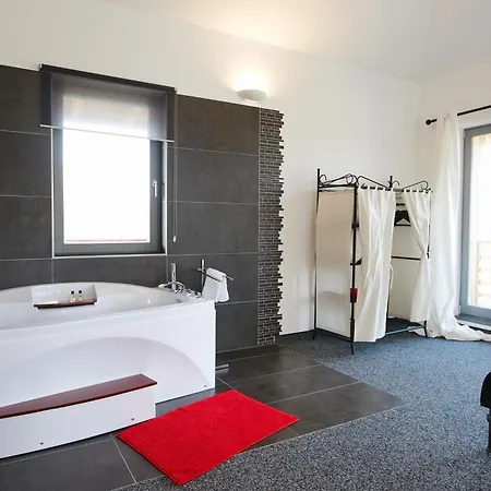 Апартаменты Gaestehaus Am Landgut Schonwalde-Glien